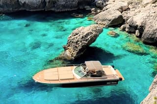 Capri, Private Tour by Luxury Yacht