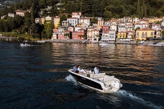 Lake Como Speedboat Tour to Bellagio with Prosecco