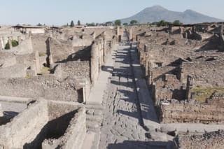 From Naples/Salerno : Private Tour Pompeii and Herculaneum with Guide + tkt