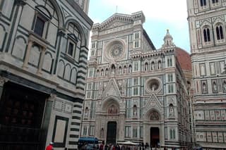 From SIENA to visit Florence & San Gimignano by Minivan