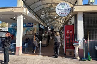 Real walk of Naples: Discover Fuorigrotta neighborhood