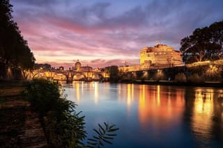 Glimpses of Rome until sunset Photo Tour between light and icons