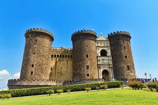 Night Tour in Naples Monuments and Traditional Pizza + Ebook