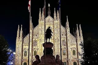 Chasing Lights & Flavors : Milan Night Tour with Gelato