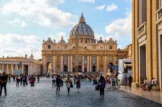 St Peters Basilica Guided Tour and Vatican Grottoes Small Group