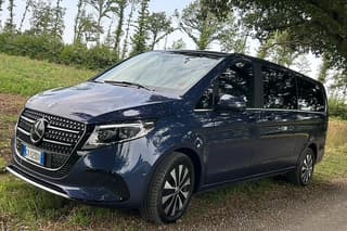 Private airport transfer Mercedes V 250 for 6 passengers