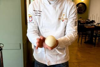 Authentic Pizza Making Class in Lecce with Pizzaiolo & Lunch