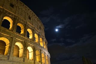 Private Rome by Night Tour with Panoramic Drive and Dinner Stop