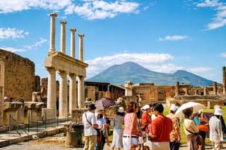 From Rome: Guided Tour of Pompeii and Sorrento Day Trip