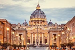 Vatican : St Peter's Basilica With Assitance-Skip the Line