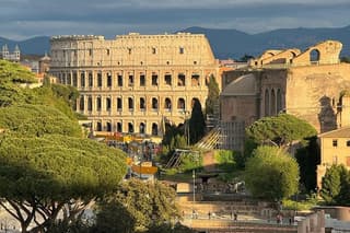 Colosseum Roman Forum and Trajan’s Market Outdoor Guided Tour