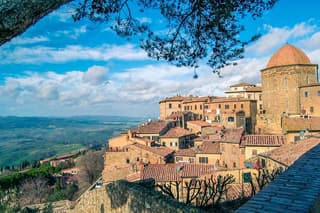 Tuscany from Rome: Montepulciano, Pienza, Wine and Cheese Tasting