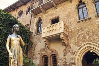 Juliet's House Courtyard and Balcony Experience Fast Track Entry