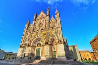 Civita di Bagnoregio and Orvieto Full Day Tour