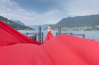 Lake Como Flying Dress Photo Shoot - on Land or on Boat