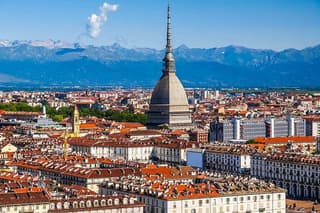 Hello Turin: Private 2-Hour Intro City Walk with Local Guide