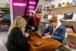 Florence Leather Wallet Workshop – 45 min