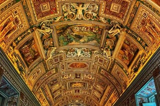 Vatican Museum, Sistine Chapel guide tour &access to basilica