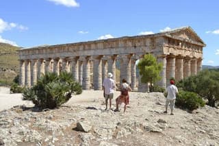 Visit the Enchanting Temple of Segesta and Discover Sicily
