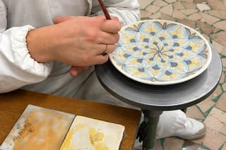Majolica Painting Workshop in Florence Artisan Studio
