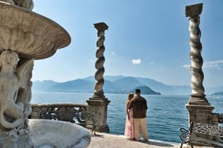Lake Como Private 1h Couples Photo Tour at Villa Olmo From Como