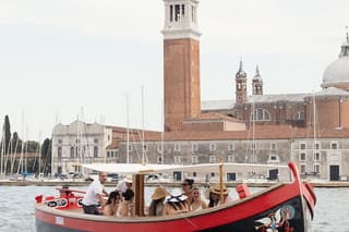 Discover Venice with a Lagoon Tour in Bragozzo