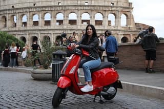 Vespa Photo Tour in Rome
