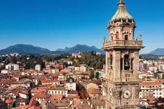 Hello Varese: Private 2-Hour Intro City Walk with Local Guide