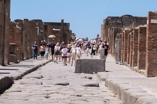 Rome Pompeii and Royal Palace of Caserta Guided Day Trip