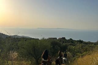 Horseback Riding in the Sorrento Hills with Aperitif