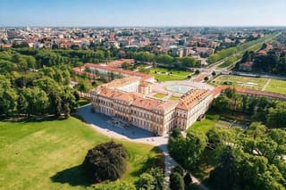 Hello Monza: Private 2-Hour Intro City Walk with Local Guide