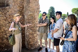 Rome: Guided Tour of Colosseum, Palatine Hill and Roman Forum