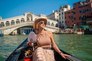 Gondola Ride and San Marco Private Photoshoot in Venice