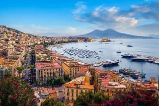 The Real Naples: gossip, secrets & life