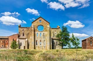 From Florence: Tuscan Wine Tour and Sword in the Rock Legend