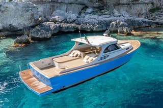 Luxury Lobster Boat in Capri