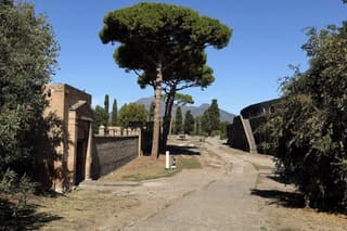Pompeii for Kids Treasure Hunt