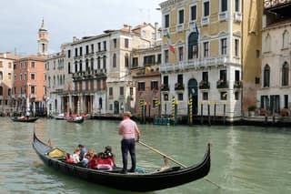Private Gondola Ride in Venice Grand Canal and Hidden Canals
