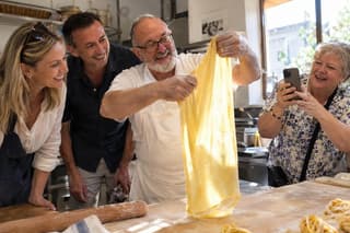 Parma Food Tour: Artisan Kitchens & Full Lunch (Max 8 Guests)