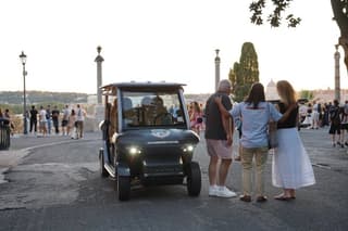 Rome in Golf Cart 4 hours Private Tour with Pickup from hotel