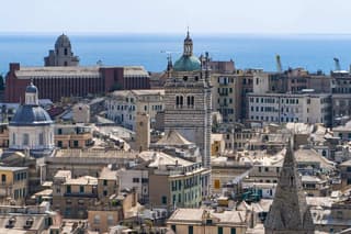 Hello Genoa: Private 2-Hour Intro City Walk with Local Guide