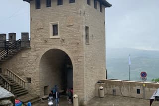 Private Day Trip from Ravenna to San Marino and Verucchio