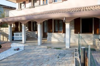 B&B LELLA