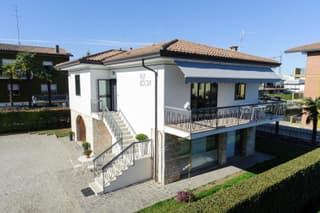 Villa Azdora