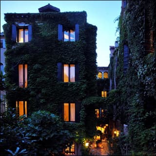 Hotel Flora - By Romanelli Family