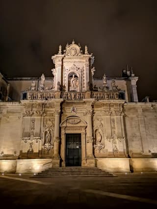 Eccelsoleccese Boutique B&B - steps from the Historic Center