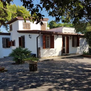 Villa GREG stupenda casa sulla spiaggia con accesso diretto al mare