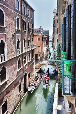Flat with canal view near San Marco