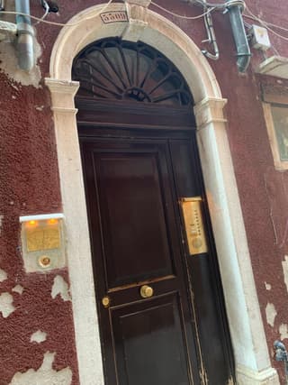 Luxury Apartment in San Marco with Canal View