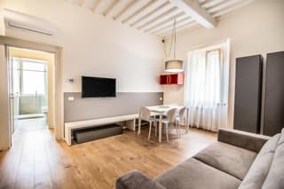 Leone Guest House